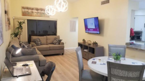 3648 Orlando Vacational Apartment 2nd floor with lake view